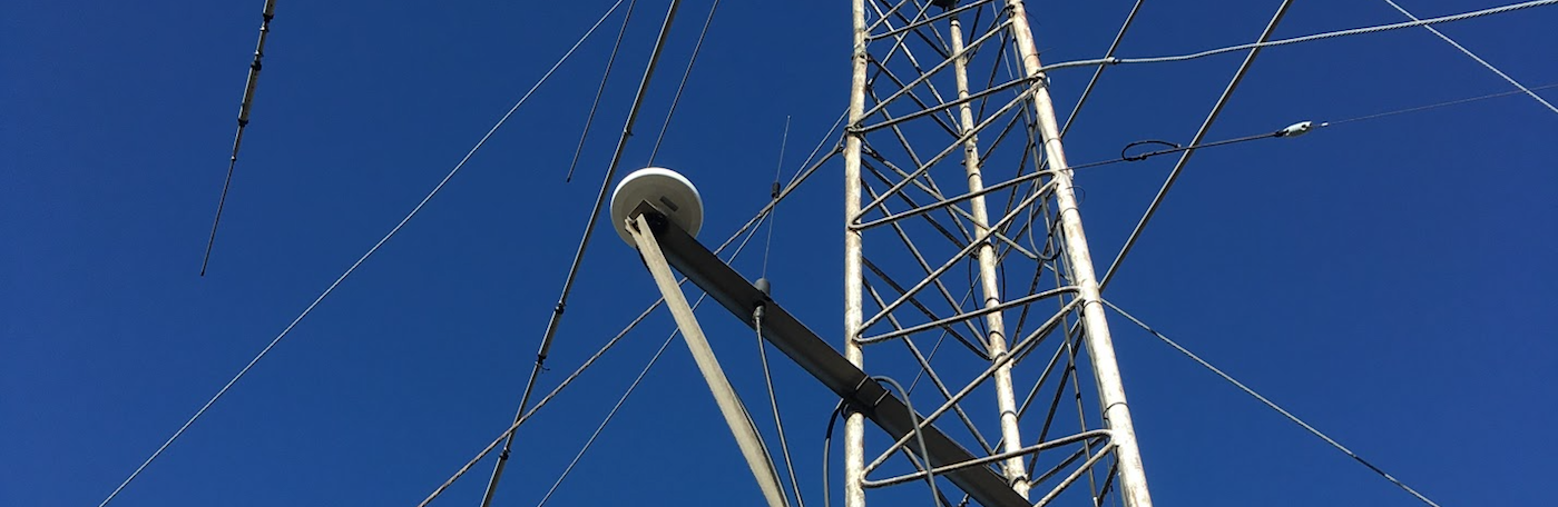 Photo of Larsen antenna mounted on the tower