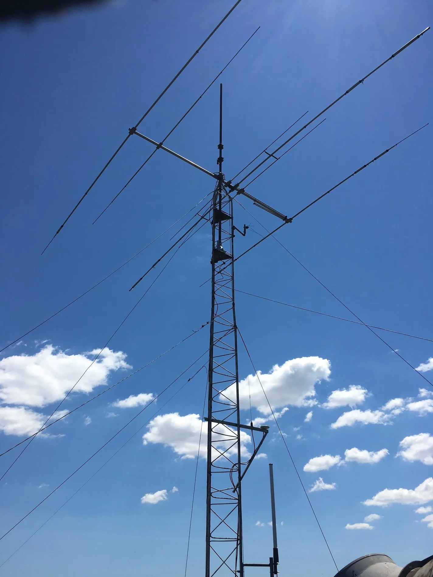photo of tower/HF Yagi with rebuilt T2X rotator
